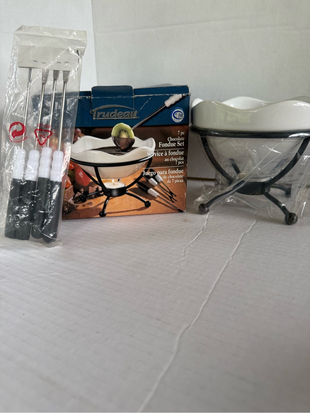TRUDEAU White Ceramic Fondue Bowl with Black Metal Stand and Fork Set